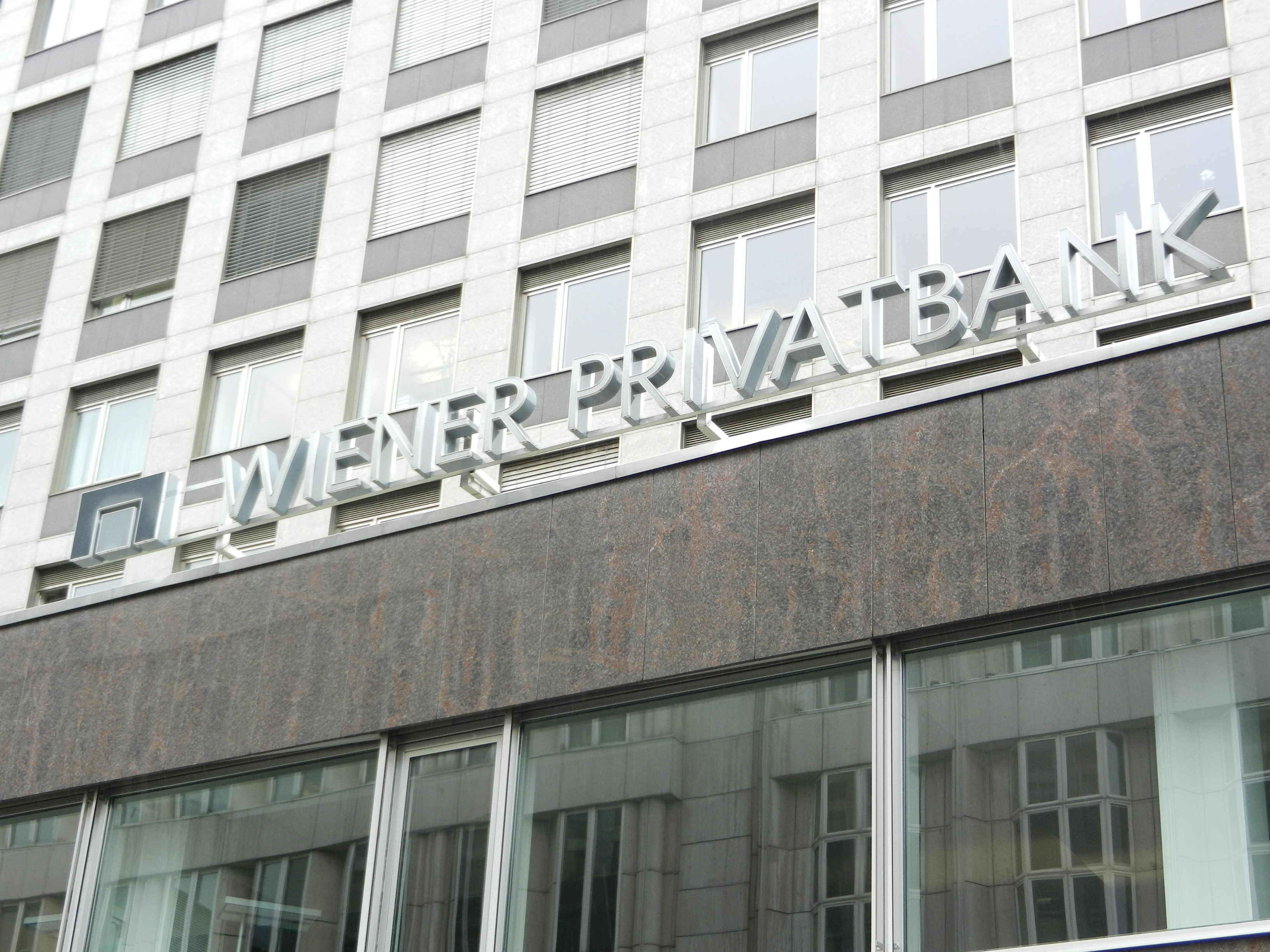 Snaha Arca Capital prevziať Wiener Privatbank pokračuje