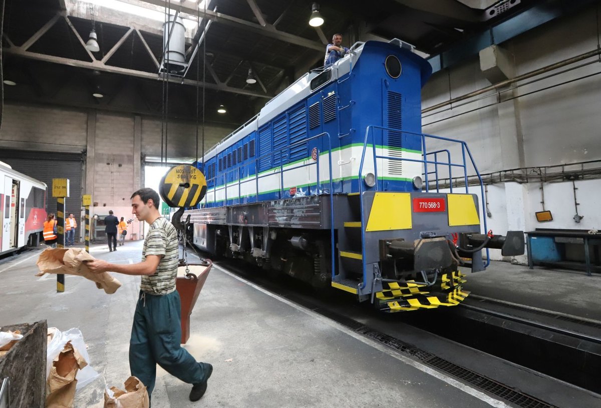 ZOS Zvolen opravuje azerbajdžanské vlaky