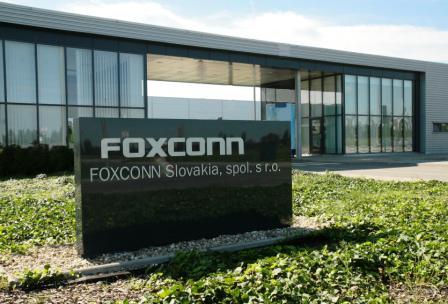 Foxconn rozšíri slovenskú továreň. Naberá ľudí