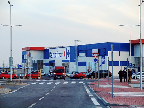 Aerium predal dve slovenské budovy Carrefouru